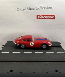 40416 Jaguar E - rot - blauer Streifen - Nr6 - F31 grau