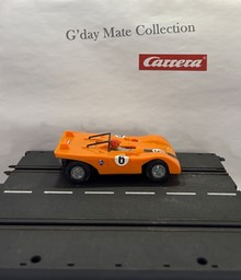 40418 Ferrari 312P - orange - schwarzer Streifen - Heckmotor schwarz - Chassis offen - Nr4 - F8 grau