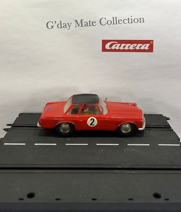 40420 Mercedes 230 SL - rot - Dach schwarz - Beleuchtung - F18 chrom