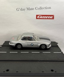 40422 BMW 3.0CSL - silber - Stossstange chrom - Beleuchtung - F27 grau