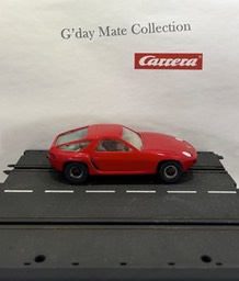 40423 Porsche 928 - rot - langer Radstand F21