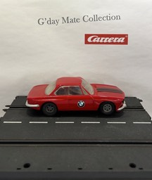 40450 BMW 3.0 CSL - rot - schwarze Streifen auf Haube - Beleuchtung - F27 grau