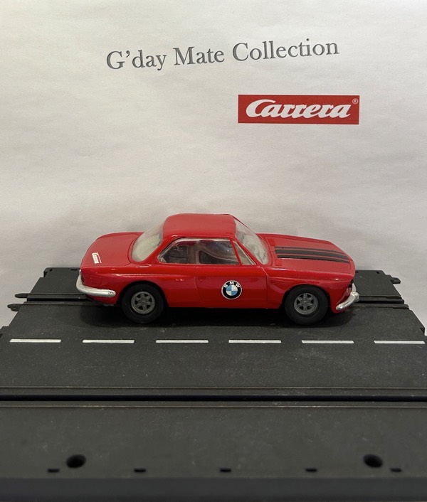 40450 BMW 3.0 CSL - rot - schwarze Streifen auf Haube - Fahrtlichtschalter - Beleuchtung - F27 grau