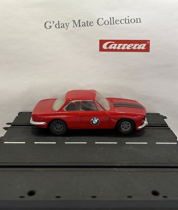 40450 BMW 3.0 CSL - rot - schwarze Streifen auf Haube - Beleuchtung - F27 grau
