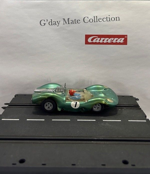 40452 Lotus 40 - grün - Motor chrom - Nr7 F29 grau