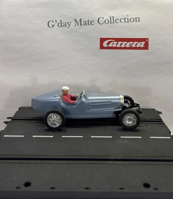40486 Oltimer Bugatti - silberblau - F36 chrom